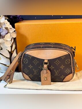 Beautiful Louis Vuitton Mini Deauville